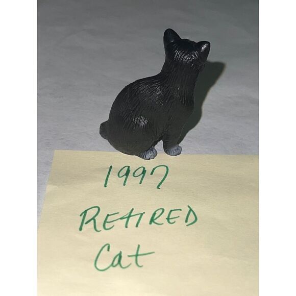 SCHLEICH  Sitting Black & White  RETIRED cat  1997 - Picture 3 of 4